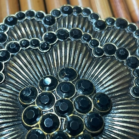VINTAGE NEW BELT BUCKLE BLACK RHINESTONE ENCRUSTED BRONZE FLOWER MEDALLION HUGE - Picture 2 of 5